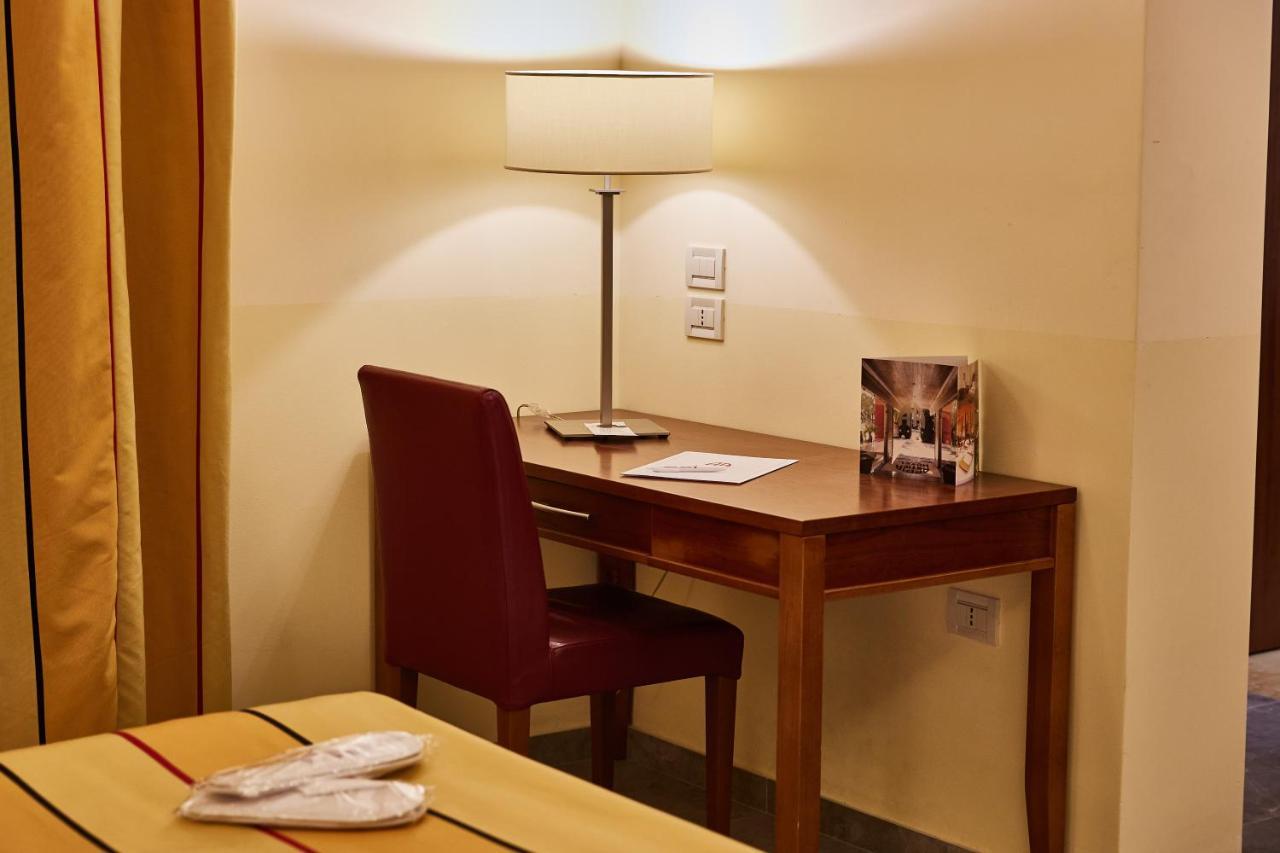 Appia Antica Hotel Corato Exterior photo
