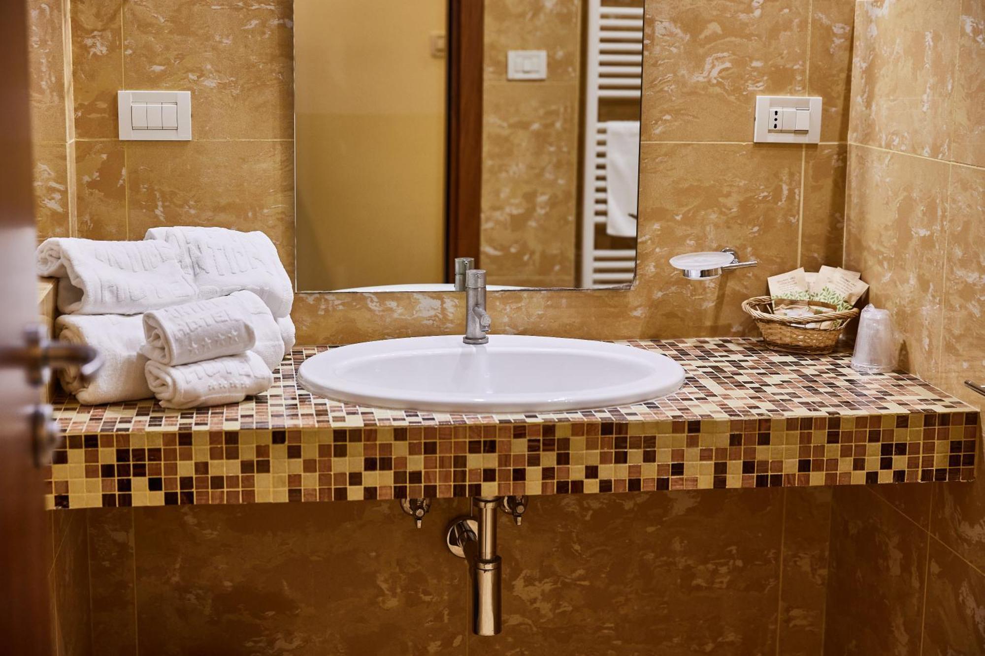 Appia Antica Hotel Corato Exterior photo